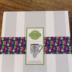 Mini Plug in Scentsy warmer